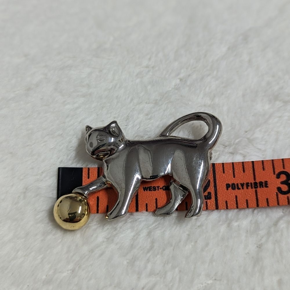 Vintage 1990's Silvertone Kitty Cat Brooche - Picture 2 of 9